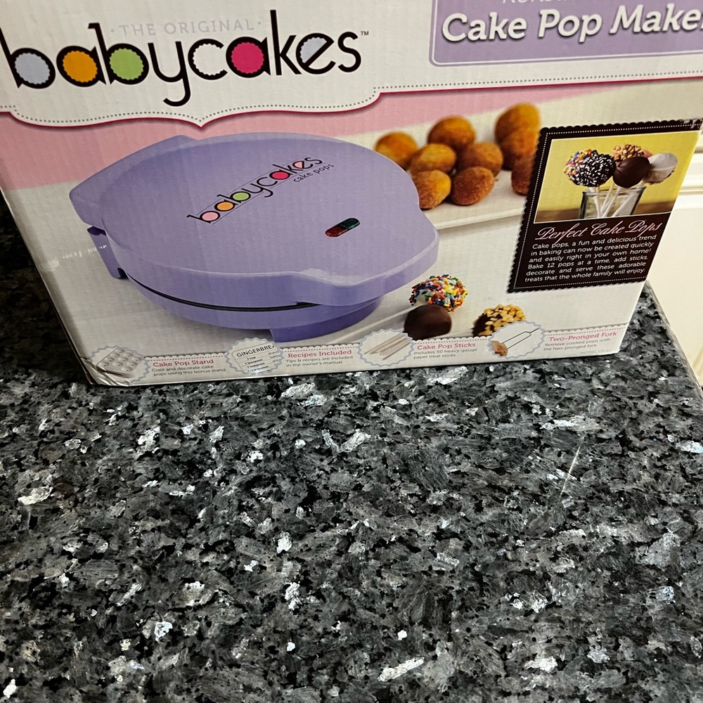 Babycakes cake pop maker - EXCELLENT CONDITION